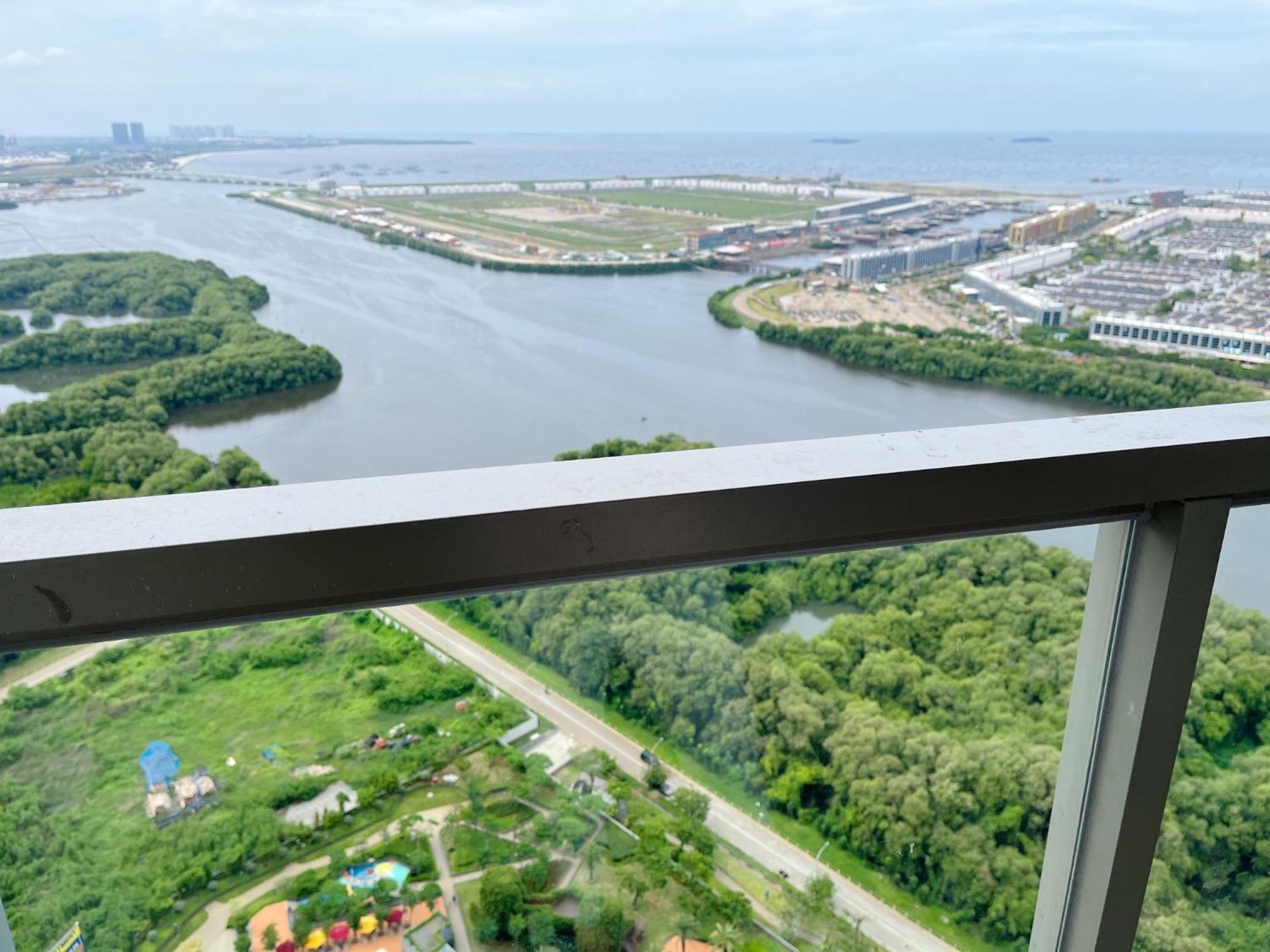 Gold Coast Pik Sea View Apartments By Longesuites Jakarta Rom bilde