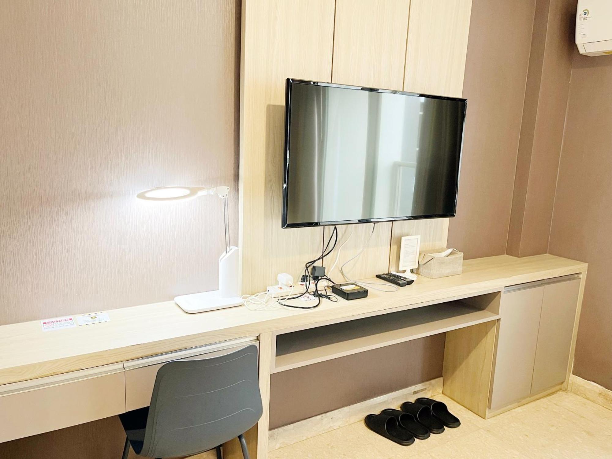 Gold Coast Pik Sea View Apartments By Longesuites Jakarta Rom bilde