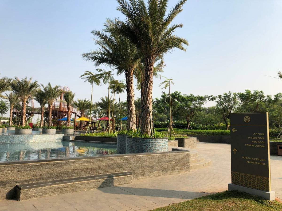 Gold Coast Pik Sea View Apartments By Longesuites Jakarta Eksteriør bilde